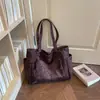 Elegante y retro, este bolso de gran capacidad con estampado de leopardo ofrece un look relajado y chic. Es un bolso de hombro nuevo y elegante diseñado para mujeres, perfecto para llevar debajo del brazo