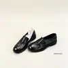 Otoño 2026 Nuevo Estilo Británico Temperamento Zapatos Mocasines de Tacón Grueso Moda para Mujer Versátil Punta Redonda Tacón Grueso Modernos Zapatos Pequeños de Cuero