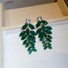 Brincos de borla em formato de flor com zircônia super brilhante, estilo europeu e americano de luxo, brincos de banquete do palácio, brincos de luxo leve de alta qualidade para mulheres