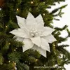 Venta al mayoreo del fabricante: tela de terciopelo, centros de flor de perla, arreglos de flores de pétalos multicapa, nochebuenas artificiales de Navidad