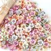 Nueva pequeña margarita de 2,5 cm, decoración de boda, tela de seda, cabeza de flor, material de simulación, corona de flores, flores pequeñas creativas