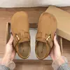Zapatos de corte profundo para aumentar la altura 2026 nuevo modelo, con hebilla de suela gruesa estilo Birkenstock para mujeres menudas, de suela blanda, sencillos, versátiles para otoño
