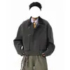 Chaqueta de solapa estilo retro americano con hebilla de avión, nueva colección primavera/otoño 2026 para hombre, corte elegante y relajado, adecuada para parejas, chaqueta de trabajo