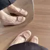 2026 Zapatos de Mujer de Estilo Coreano de Moda Cómodos que Aumentan la Altura con Punta Redonda Hebilla Cuadrada Poco Profundos sin Cordones Modelo Nuevo de Otoño Zapatos de Mujer sin Cordones para el Trabajo