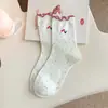 Meias de Novo Estilo Primavera e Outono, Versão Coreana Meias de Cano Médio Femininas com Jacquard de Desenho Animado de Urso, Meias Femininas Casuais Esportivas com Fio Pontilhado, Meias de Algodão Poliéster