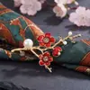 Broche de rama de flor de ciruelo de estilo sencillo y ligero de Guofeng, con ramillete de perlas, elegante accesorio de ropa.