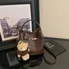Bolsa de ombro South Wind da moda e de alta qualidade para o outono/inverno de 2026, de grande capacidade, moderna, para e-commerce transfronteiriço e transmissões ao vivo