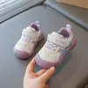 Sapatos macios para bebês e crianças pequenas 2026 novo modelo primavera e outono infantil funcionais para meninos e meninas antiderrapantes casuais atacado