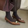 Zapatos de Salón de Moda Femenina de 2 cm de Tacón Aguja, Estilo Femenino, Punta Fina, Slip-On, Zapatos de Piel, Novedad Primavera y Otoño 2026