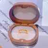 Estilo Loja de Ouro Areia Dourada Anel de Trevo Antigo Escovado Anel de Moeda de Nicho Joia Versátil Ajustável de Luxo Leve