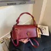 Bolsa Pequena Retro de Textura Premium 2025 Nova Outono e Inverno Versátil Bolsa Transversal Feminina Moda Bolsa Quadrada Pequena de Mão