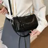 Bolsa de mão feminina nova diagonal da moda de um ombro bolsa de mão coreana luxo leve simples transversal atmosférica 2026 outono grande capacidade axila dia