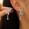 Pendientes Europeos y Americanos de Lujo Accesible con Gran Circonita en Forma de Gota Super Brillantes Exquisitos de Gama Alta Completamente Diamantados Pendientes Elegantes para Cena para Mujeres
