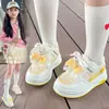Tênis esportivos femininos 2026 verão novo moda estilosos casuais sapatos sola macia versátil sapatos de pai tênis de corrida modernos