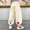 Calça Infantil Estilo Primavera e Outono Calça Esportiva 2026 Novo Estilo Plus Velvet Crianças Grandes Moda Outono Calça de Moletom Infantil