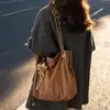 Bolsa de Grande Capacidade para Mulheres 2026 Inverno Novo Estilo Bolsa de Ombro Suede Estilo Balde Bolsa Tote Transversal Casual com Corrente Tendência