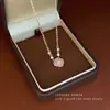 Colar Pingente Flor Rosa Estilo Doce para Mulheres, Luxo Leve, Alto Padrão, Corrente de Clavícula Exquisite, Colar Elegante Moderno e Fresco