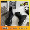 Botas Femininas Curtas 2025 Outono Novo Estilo Plataforma Antiderrapante Tendência Versátil Retrô Slim Botas para Pessoas Baixinhas