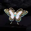Broche de Mariposa de Zirconia Azul Turquesa Incrustada de Gama Alta, Broche de Perla de Nácar Natural, Exquisito Accesorio para Abrigo para Mujer