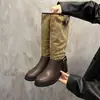 Fivela de Cinto Botas Melanizadas Botas de Cavaleiro Femininas 2026 Novo Outono Inverno Patchwork Retro Franzido Western Empilhadas Botas Curtas