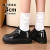 Nuevos zapatos de agua de tubo corto, duraderos y que aumentan la altura, botas de lluvia impermeables para mujer, adecuados para uso en la cocina, con suelas gruesas, modernos, cálidos y antideslizantes