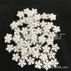Promoción de ventas directas de fábrica Botón decorativo navideño estampado Copo de nieve blanco Árbol pequeño verde Estrella de cinco puntas Mezcla de pequeñas hebillas de madera