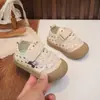 Zapatos para bebé para niños y niñas 2026 primavera y otoño nuevo modelo zapatos para gatear zapatos de bebé florales zapatillas de suela blanda zapatos de lona para niños