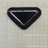 Venta Directa de Fábrica Etiqueta Triangular de Cuero Fondo de Pegamento de Cuero PU Pintura Metálica Etiqueta Blanca y Negra Etiqueta Decorativa para Caja de Ropa