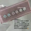 A Neve em Hokkaido é Deslumbrante! Brincos de Tarraxa Floco de Neve de Zircônia com Oito Corações e Oito Flechas, Novos Acessórios Populares para Orelha