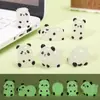 Micro Paisaje Creativo Lindo Panda que Brilla en la Oscuridad Figura Decoración DIY Accesorios Adornos de Escritorio de Alta Gama
