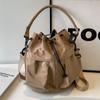Bolso de relajación para mujer, nuevo bolso bandolera de lona versátil de otoño e invierno 2024, bolso tipo cubo portátil popular de este año