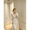 Pijama branco de manga curta com contas estilo francês para mulheres, novo vestido de noite de seda gelada acetinada de alta qualidade para o verão, vestido para usar em casa