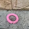 Atacado de Fábrica Anel de Mão de Plástico com Mola Armazenamento Placa de Identificação Chaveiro Telescópico Pulseira de Cordão de Telefone Repelente de Mosquitos
