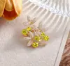 Broche Creativo Nuevo de Abrigo de Otoño e Invierno para Mujer, Pin Versátil de Árbol de la Suerte, Accesorio para Ropa de Mujer, Broche de Hebilla Anti-Exposición