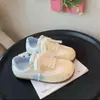 2026 Venta Caliente Otoño Dulce Bordado Diseño de Nicho Zapatos Blancos Planos Cómodos College Casual Versátil Zapatos de Tabla Mujer
