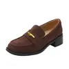 Mocasines de cuero vintage con hebilla dorada para mujer, slip-on con tacón grueso y punta redonda, zapatos versátiles de estilo británico con suela gruesa