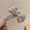 Presilha de Cabelo Laço com Strass de Luxo Leve, Presilha Garra Elegante de Cetim para Parte de Trás da Cabeça, Acessório de Cabelo de Alta Qualidade, Grampo de Cabelo Versátil Exquisito
