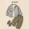 Conjunto de Roupa Infantil para Meninos - Primavera e Outono: Conjunto de Duas Peças Tendência e Solto: Jaqueta Cardigan Casual com Gola Alta e Calça Cargo de Cor Sólida