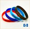 Pulsera de silicona texto impreso color patrón logotipo letras cóncavas y convexas anillo de goma para copa de silicona para adulto correa de muñeca