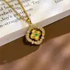 Nuevo Collar con Colgante de Trébol Tradicional Estilo Chino Chapado en Oro para Mujer, Diseño de Nicho de Lujo Ligero, Cadena Versátil para Clavícula