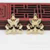 Yiwu Gold Ray cor cobre banhado a ouro DIY gota óleo imitação ponto esmeralda queimando borboleta azul poroso pingente acessórios para cocar B2426