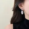Pendientes de Perlas de Agua Dulce Naturales Zhuji para Mujer, Diseño de Cola de Pez Herradura Barroca, Pendientes con Circonita Microincrustada Venta al por Mayor