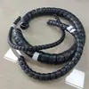 Las cubiertas protectoras en espiral para tuberías hidráulicas subterráneas en minas de carbón son fáciles de instalar y están disponibles en stock del fabricante.