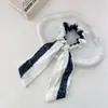 Elástico de Cabelo Scrunchie Estilo Artístico com Toque de Luxo, Novo Modelo 2025 Corda de Cabelo para Mulheres, Acessório de Cabelo para Coque