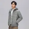 90 chaqueta de plumón con capucha para hombre de terciopelo ligera corta talla grande estilo extranjero ligero chaqueta de plumón de pato blanco Pinghu chaqueta de plumón al por mayor