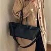 Bolso Tote de Moda de Nicho de Gran Capacidad, Bolso Elegante y Moderno de Ala de Murciélago, Bolso Grande Versátil para el Trabajo, Bolso de Mano de Estilo Casual con Diseño de Ala