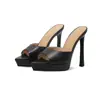 Sandalias de suela gruesa para mujer 2026 verano impermeables de plataforma punta fina para exteriores tacón ultra alto de 12CM tacón de aguja boca de pez modelo transfronterizo