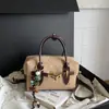 Bolsa de ombro feminina de nicho super popular transfronteiriça, nova moda de verão 2026, bolsa transversal moderna de alta qualidade, bolsa almofada requintada