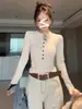 Camiseta de manga larga con cuello Henley y forro polar para mujer, corte ajustado, top elegante para usar en capas o como prenda exterior