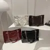2026 Nova Bolsa de Ombro Acolchoada de Couro Popular de Luxo para Mulheres, Bolsa Transversal para o Dia a Dia, Bolsa Tote com Corrente para Mulheres